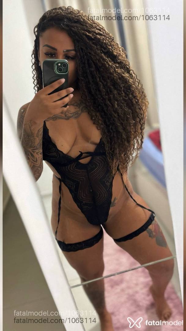 Acompanhante mulher com cabelo castanho de olhos castanhos - Mirella Megiatto