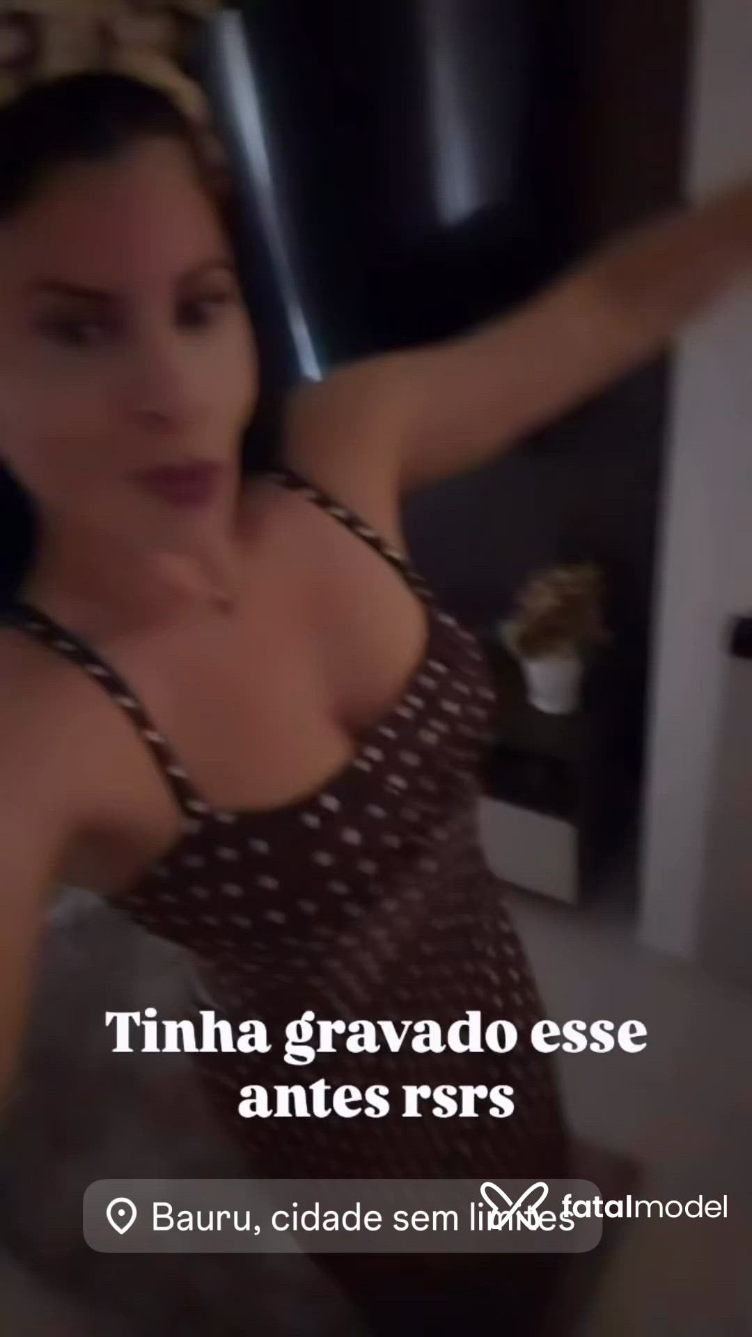 Acompanhante mulher com cabelo castanho de olhos mel - Grazi Lima