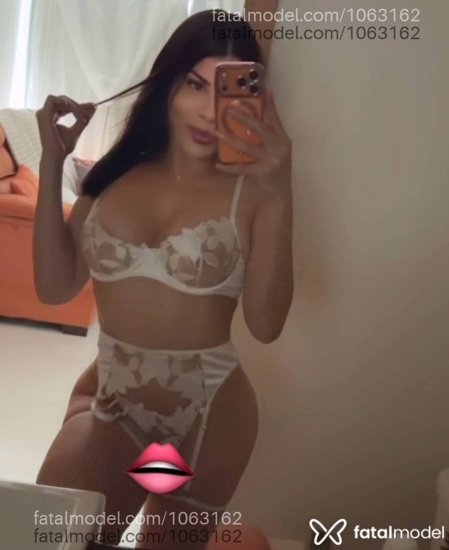 Acompanhante mulher com cabelo castanho de olhos mel - Grazi Lima