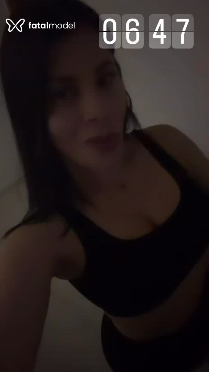 Acompanhante mulher com cabelo castanho de olhos mel - Grazi Lima
