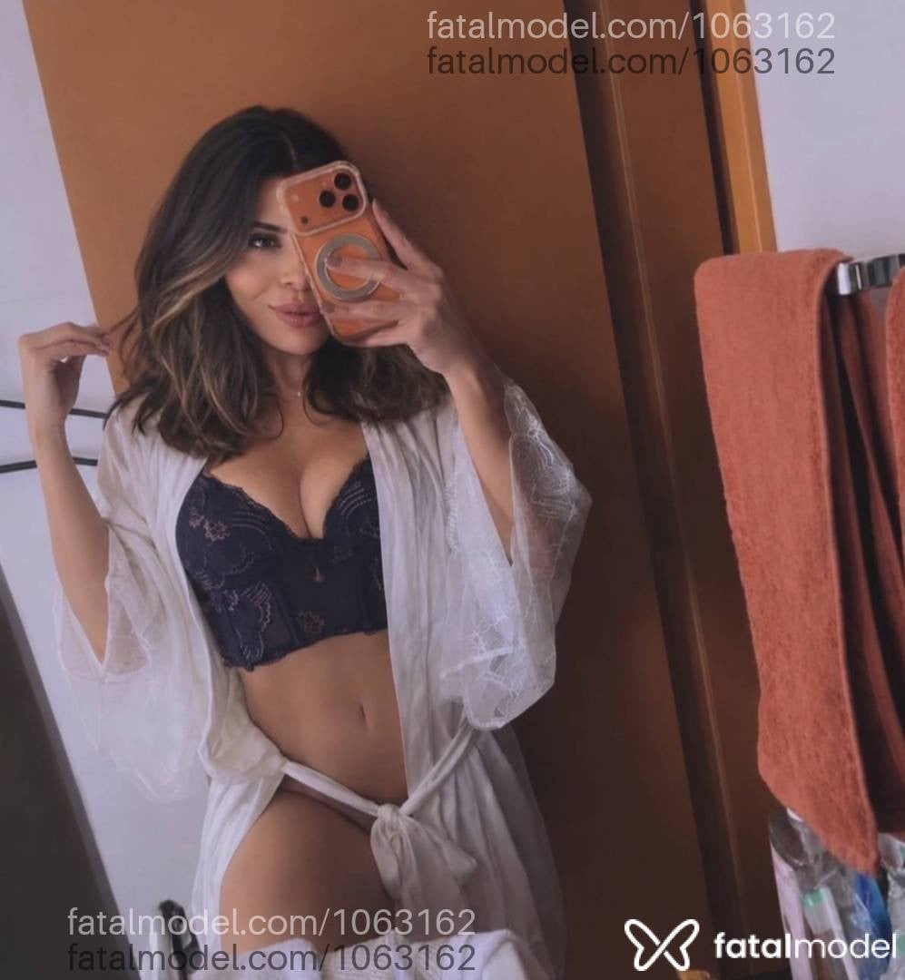 Acompanhante mulher com cabelo castanho de olhos mel em Bauru - Grazi Lima