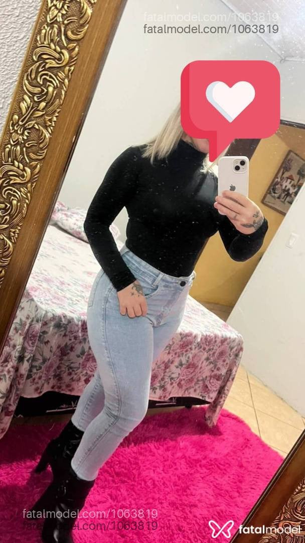 Acompanhante mulher loira (o) de olhos castanhos - Gaby borges