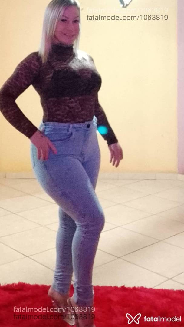 Acompanhante mulher loira (o) de olhos castanhos - Gaby borges