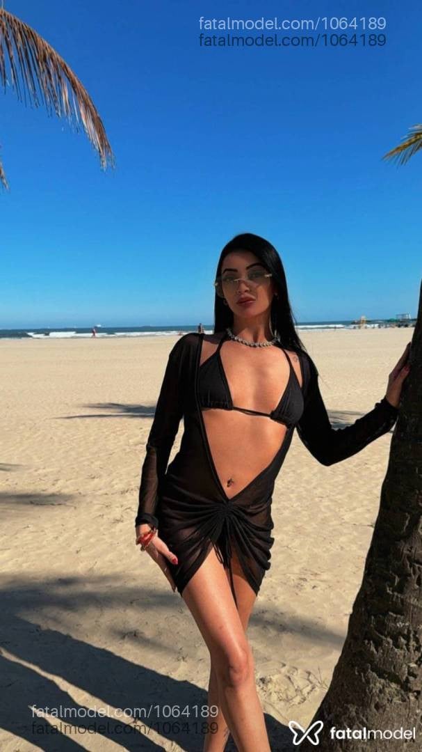 Acompanhante mulher morena (o) de olhos pretos - Luna