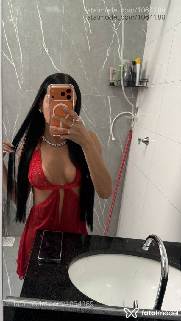 Acompanhante mulher morena (o) de olhos pretos - Luna