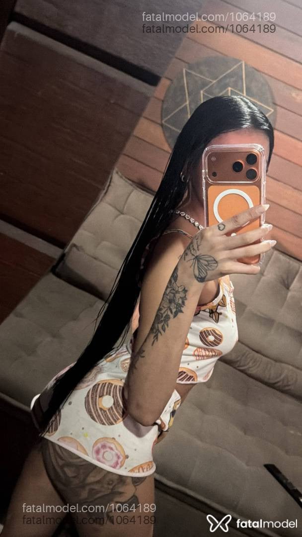 Acompanhante mulher morena (o) de olhos pretos - Luna