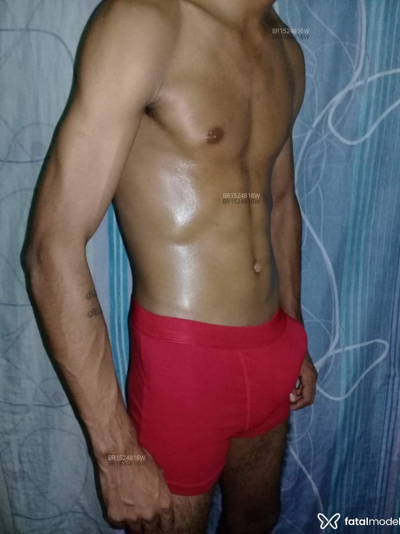 Acompanhante homem morena (o) de olhos castanhos em Aparecida de Goiânia Acompanhante homem morena (o) de olhos castanhos em Aparecida de Goiânia - Black