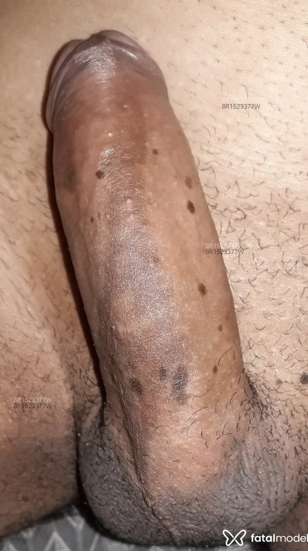 Acompanhante homem morena (o) de olhos castanhos em Porto Alegre - Eduardo