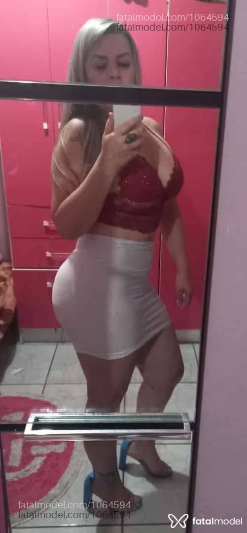 Acompanhante mulher loira (o) de olhos castanhos - Rose Camargo