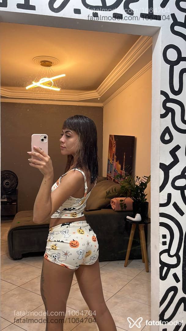 Acompanhante mulher com cabelo castanho de olhos castanhos em São Paulo - Dardinha Maia