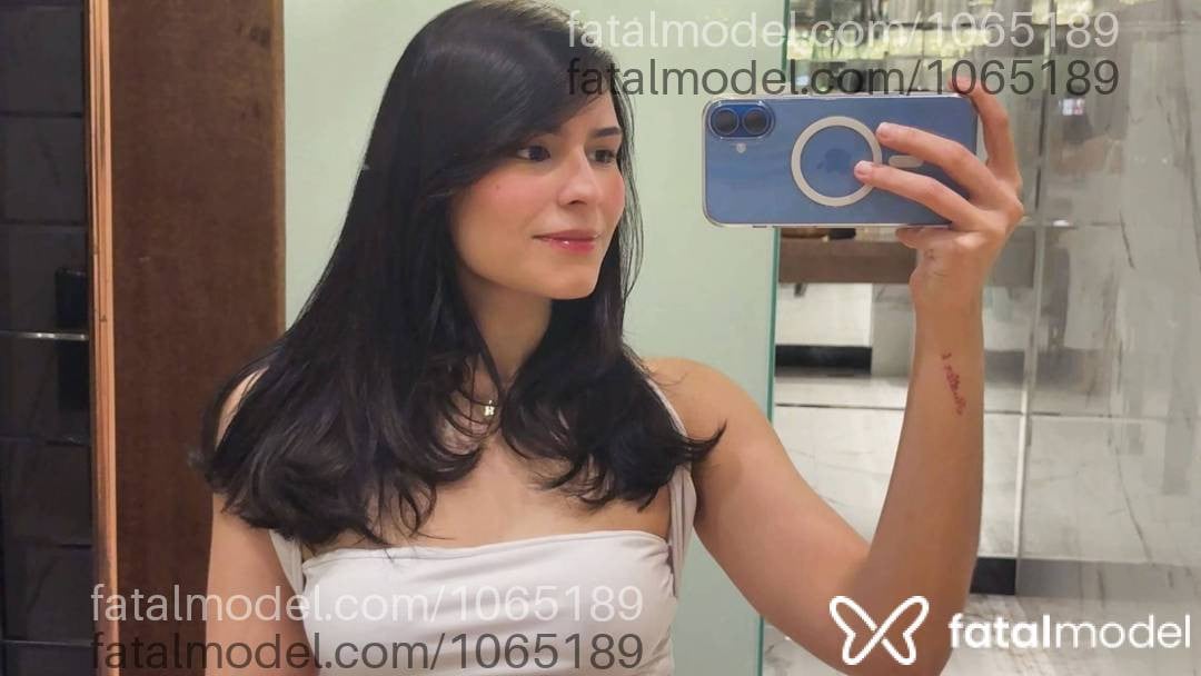 Acompanhante mulher loira (o) de olhos pretos em Curitiba Acompanhante mulher loira (o) de olhos pretos em Curitiba - Catarina Marques