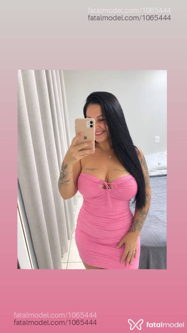 Acompanhante mulher morena (o) de olhos pretos - Crys Santos
