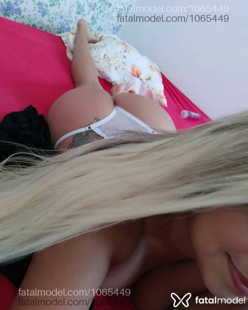 Acompanhante mulher loira (o) de olhos castanhos - Kamila linhares