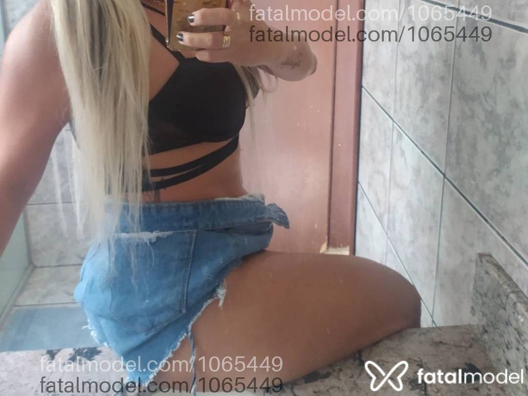 Acompanhante mulher loira (o) de olhos castanhos - Kamila linhares