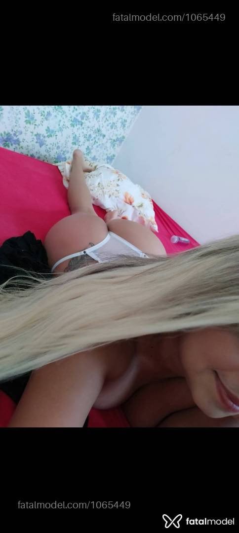Acompanhante mulher loira (o) de olhos castanhos - Kamila linhares