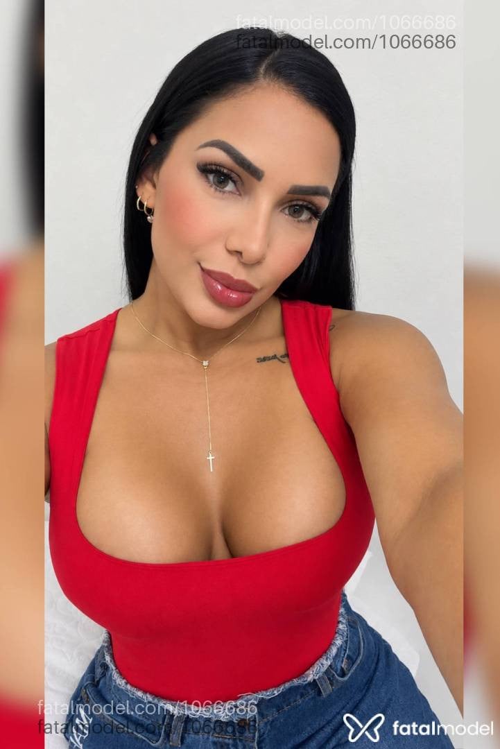 Acompanhante mulher morena (o) de olhos verdes - Beatriz fontes