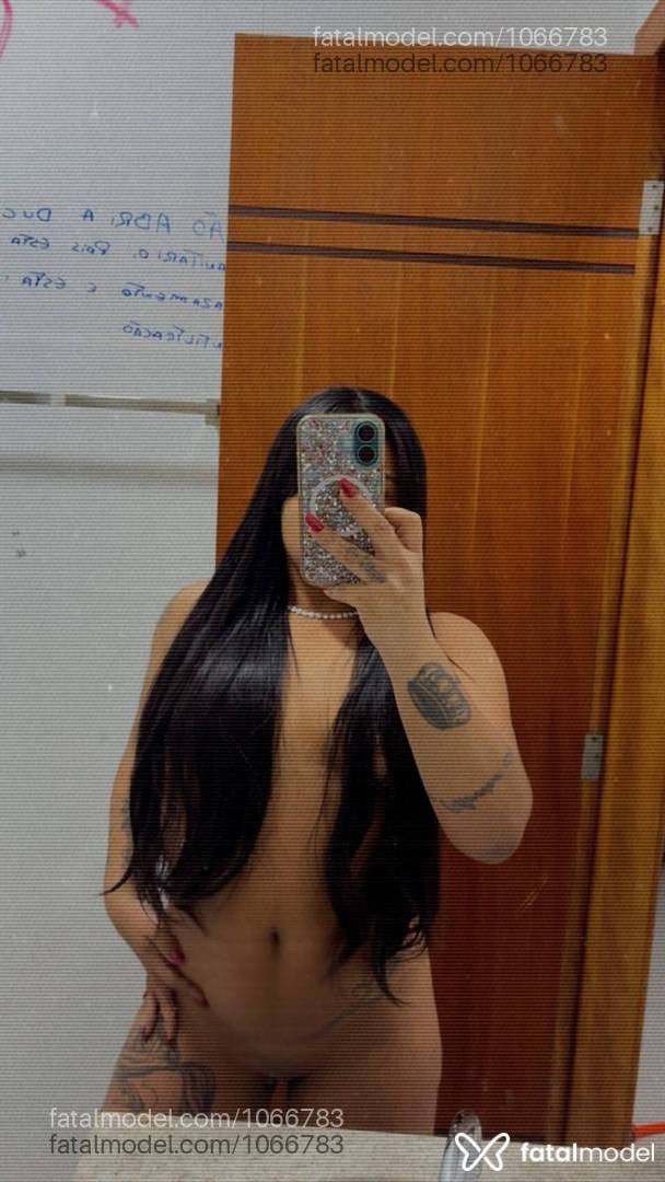 Acompanhante mulher morena (o) de olhos pretos - Manu