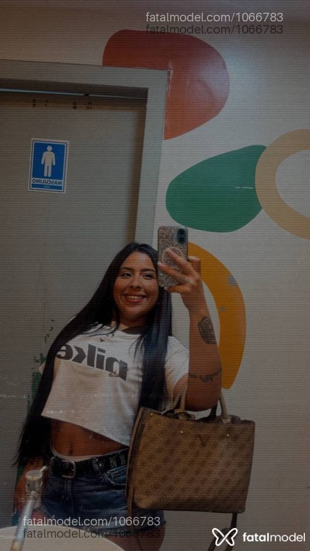 Acompanhante mulher morena (o) de olhos pretos - Manu