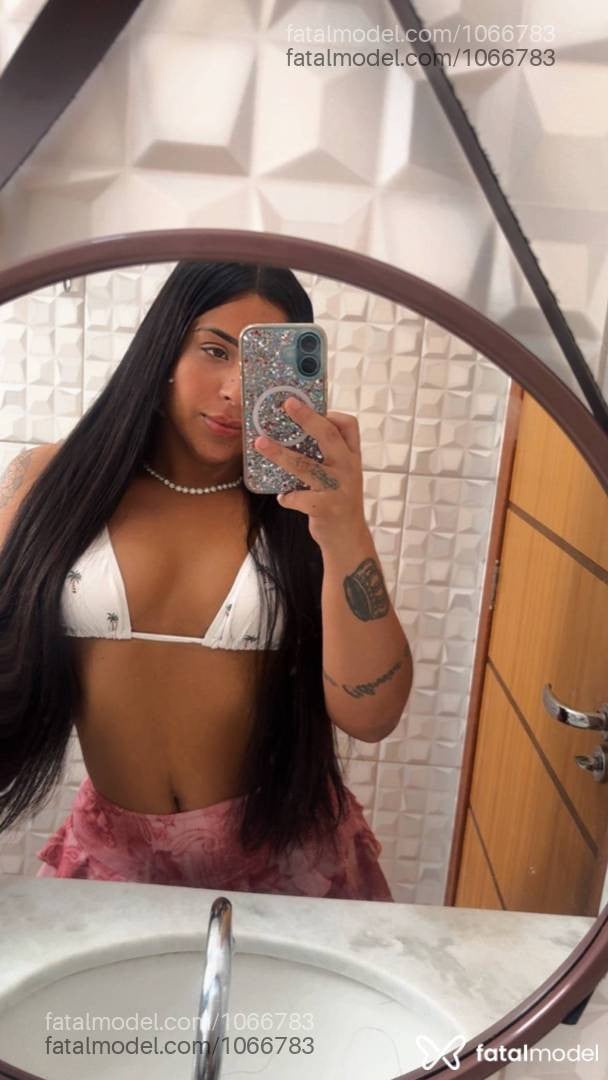 Acompanhante mulher morena (o) de olhos pretos - Manu