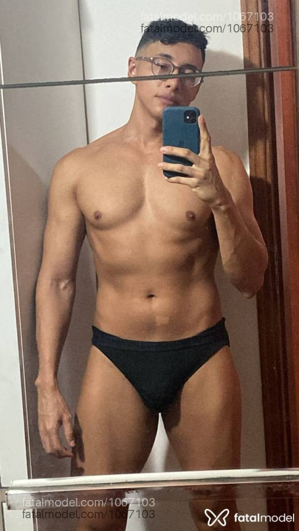 Acompanhante homem morena (o) de olhos castanhos em São José do Rio Preto Acompanhante homem morena (o) de olhos castanhos em São José do Rio Preto - Lucas Maldonado