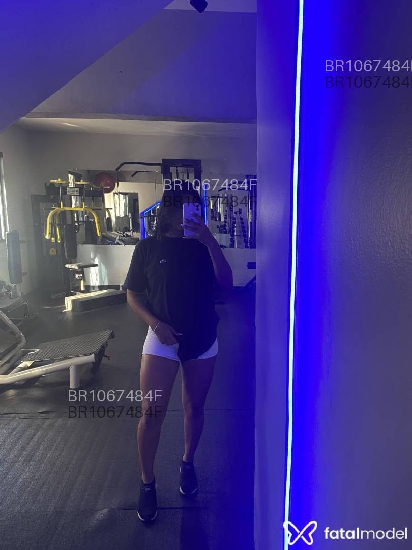 Acompanhante mulher morena (o) de olhos pretos - Bruna Acompanhante mulher morena (o) de olhos pretos - Bruna