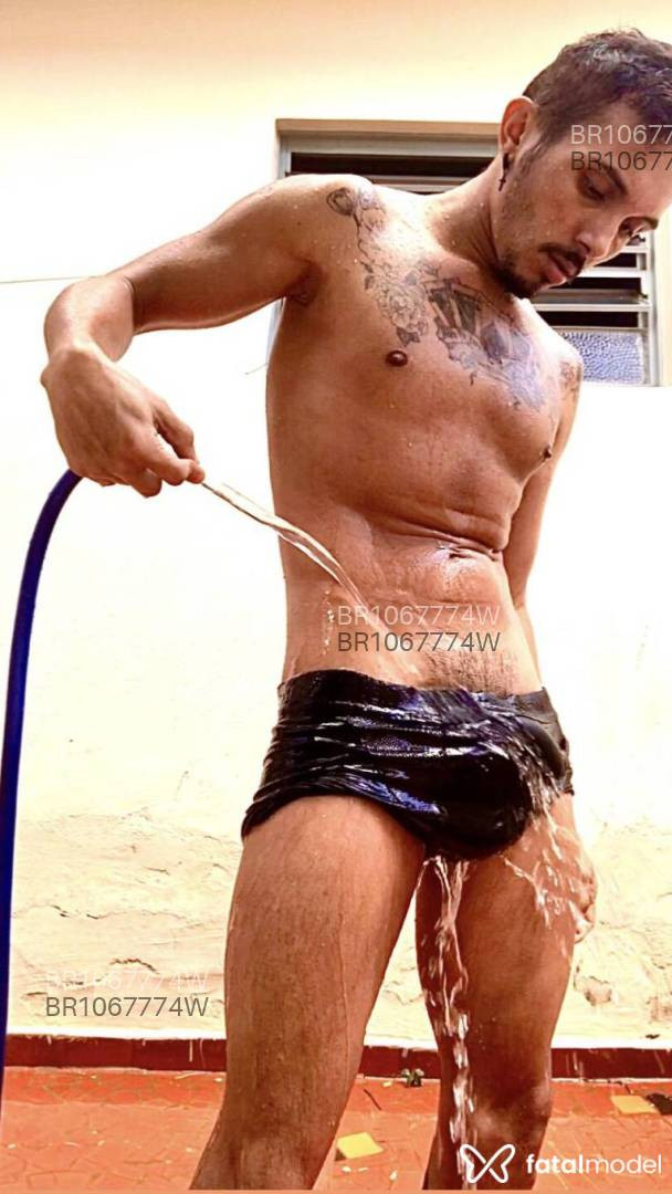 Acompanhante homem morena (o) de olhos castanhos em Cabo Frio Acompanhante homem morena (o) de olhos castanhos em Cabo Frio - Kayo