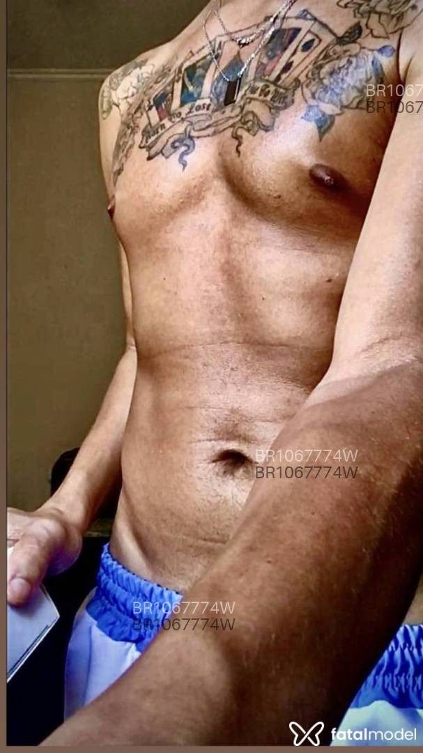 Acompanhante homem morena (o) de olhos castanhos em Cabo Frio Acompanhante homem morena (o) de olhos castanhos em Cabo Frio - Kayo