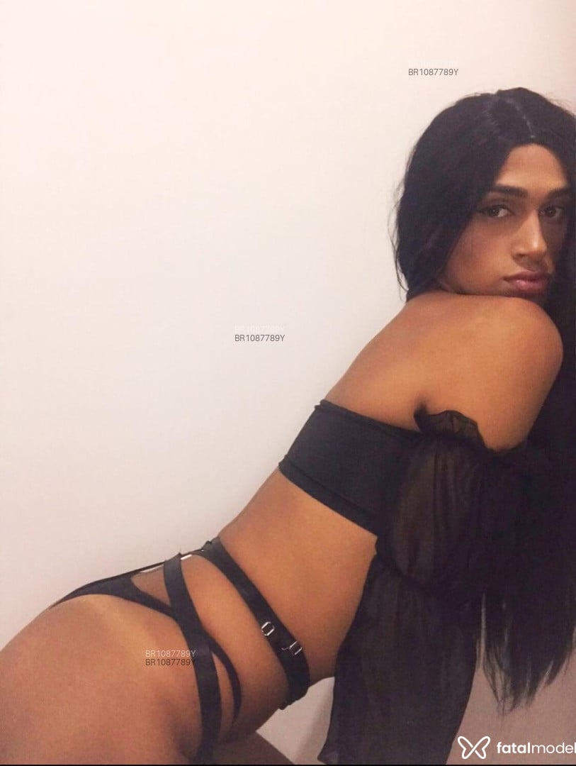 Acompanhante homem trans morena (o) de olhos castanhos em Aracaju - Bia Miranda