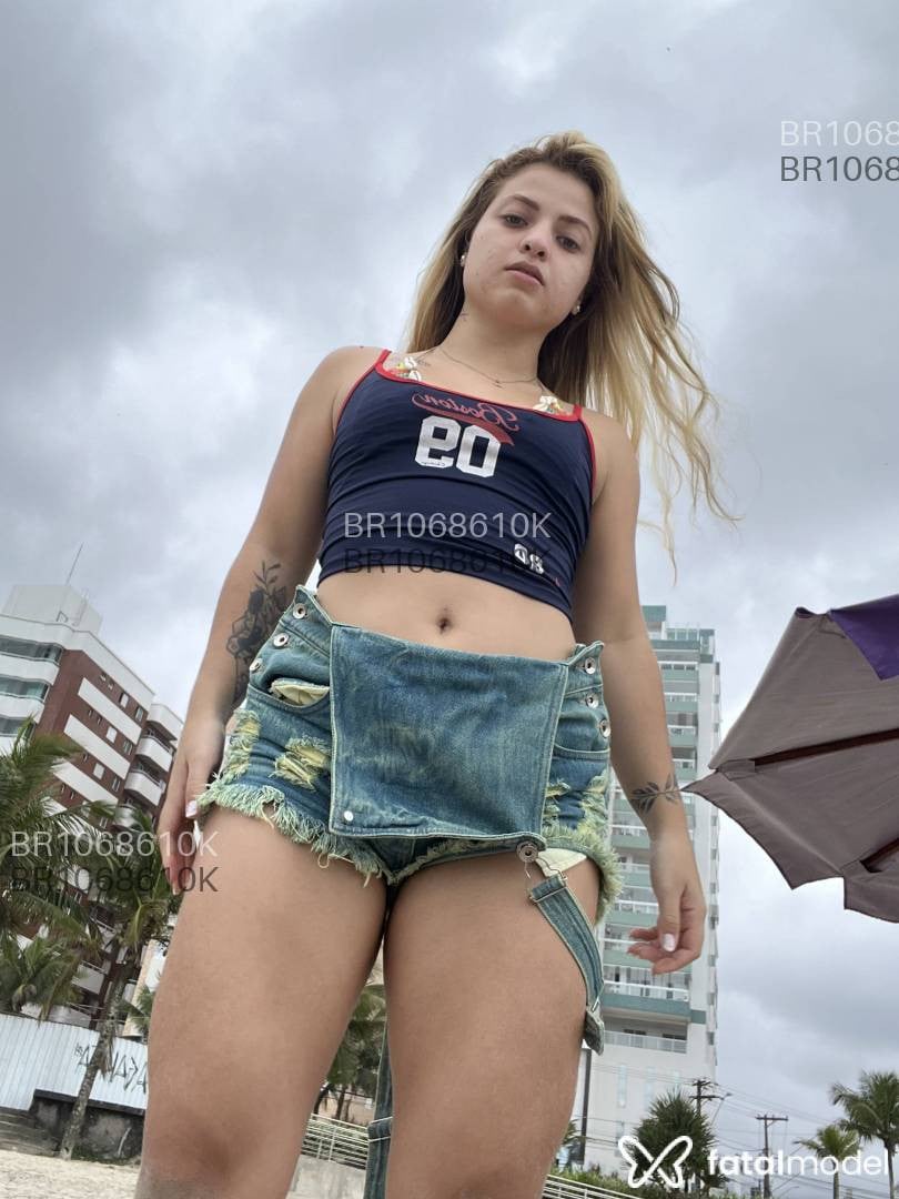 Acompanhante mulher loira (o) de olhos verdes em Virtual - Angel Gym Crush