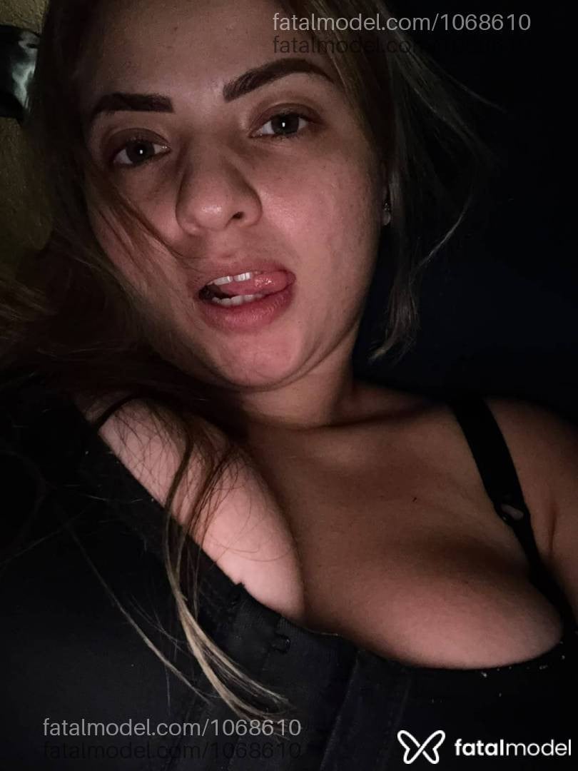 Acompanhante mulher loira (o) de olhos verdes - Angel Gym Crush