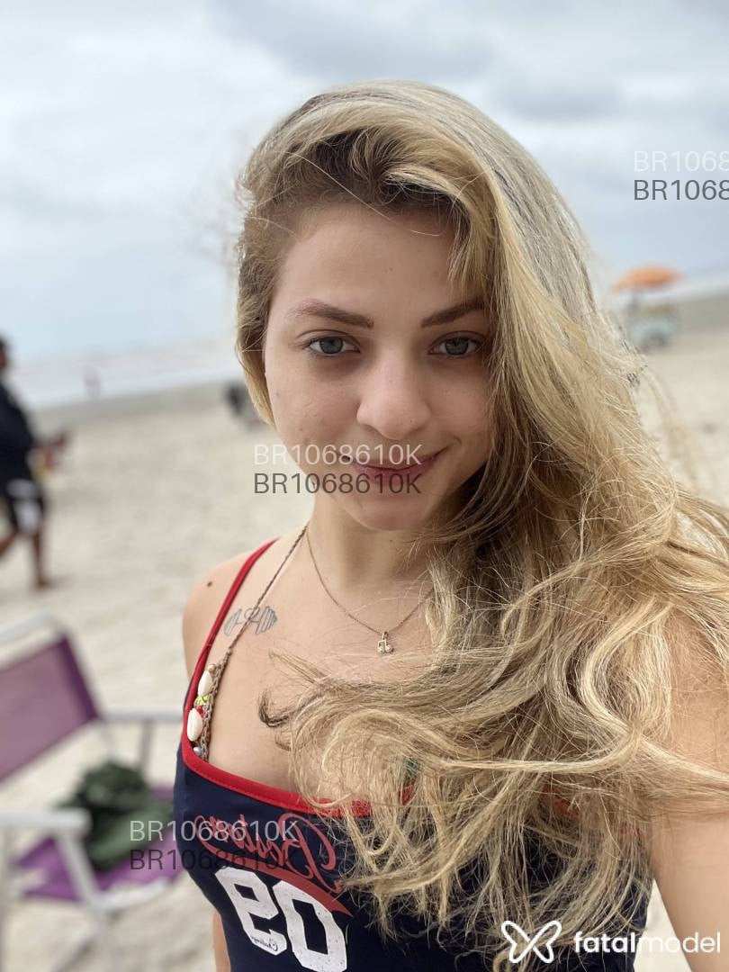Acompanhante mulher loira (o) de olhos verdes em Virtual - Angel Gym Crush