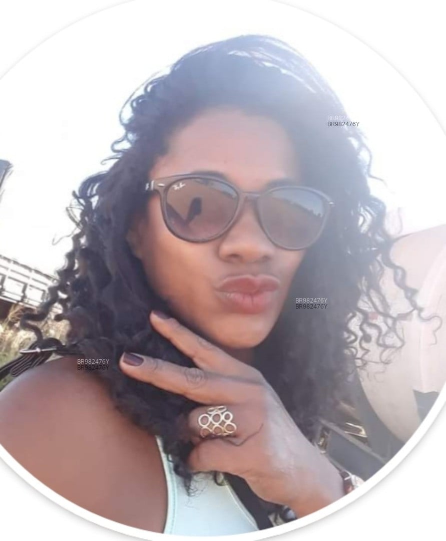 Acompanhante mulher morena (o) de olhos castanhos - Heloisa Silva Acompanhante mulher morena (o) de olhos castanhos - Heloisa Silva
