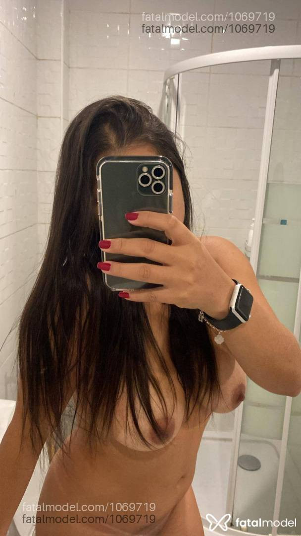 Acompanhante mulher morena (o) de olhos castanhos - Bruna Acompanhante mulher morena (o) de olhos castanhos - Bruna