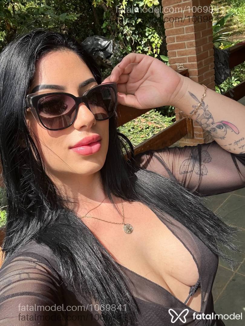 Acompanhante mulher com cabelo castanho de olhos castanhos em Virtual Acompanhante mulher com cabelo castanho de olhos castanhos em Virtual - Maria Eduarda