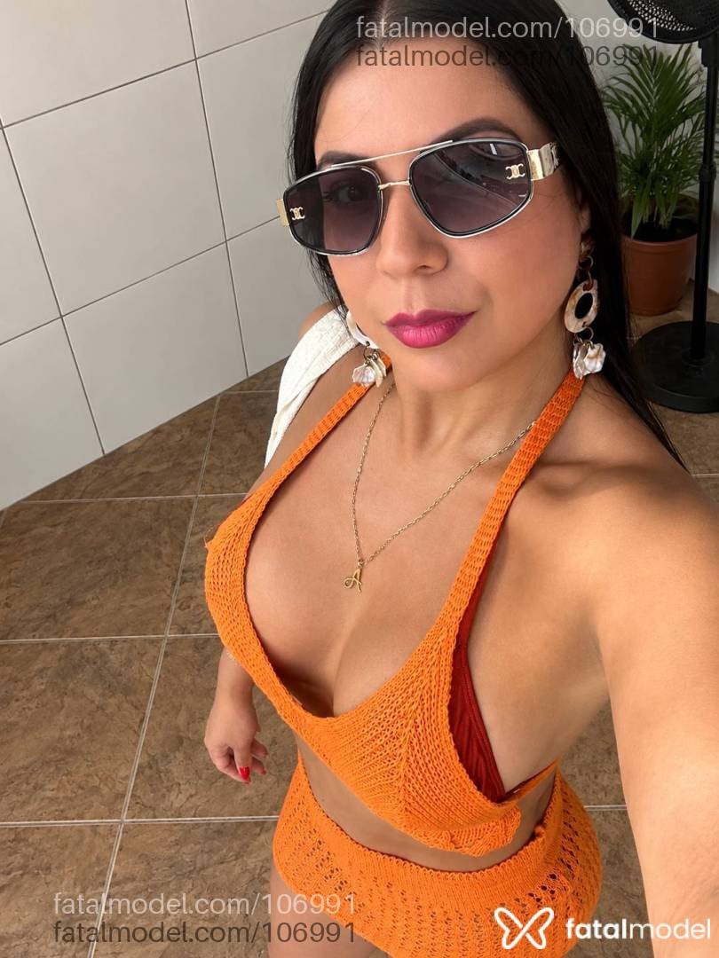 Acompanhante mulher morena (o) de olhos castanhos - ADRIGAUCHA LUXU