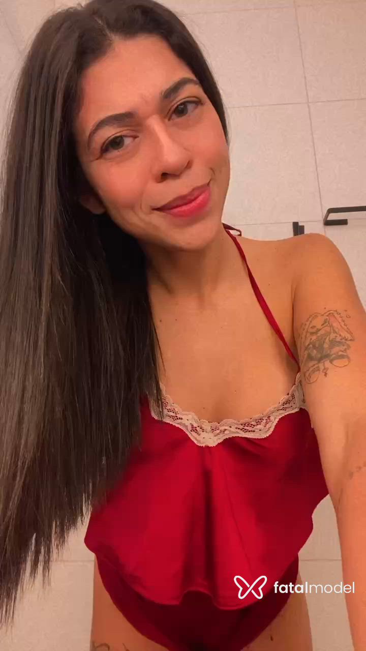 Acompanhante mulher com cabelo castanho de olhos verdes - Joana Santori