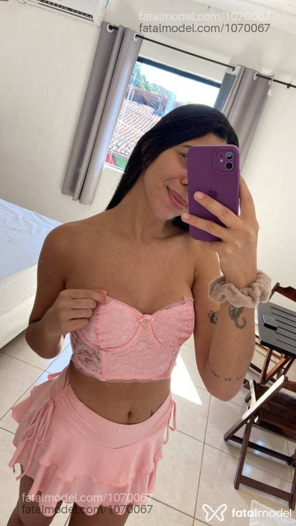 Acompanhante mulher com cabelo castanho de olhos verdes em Vitória da Conquista - Joana Santori