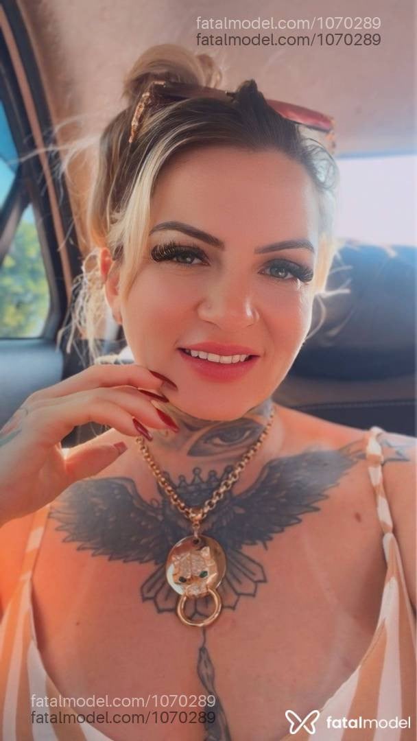 Acompanhante mulher loira (o) de olhos verdes - Rafaelle Montanari