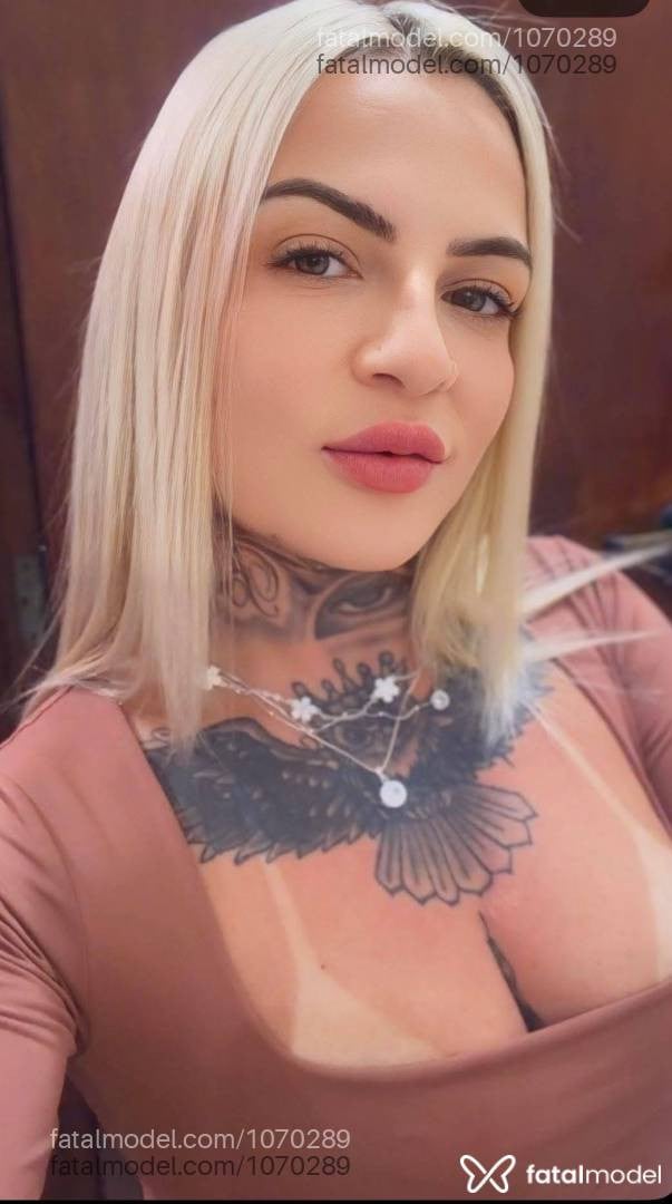 Acompanhante mulher loira (o) de olhos verdes - Rafaelle Montanari