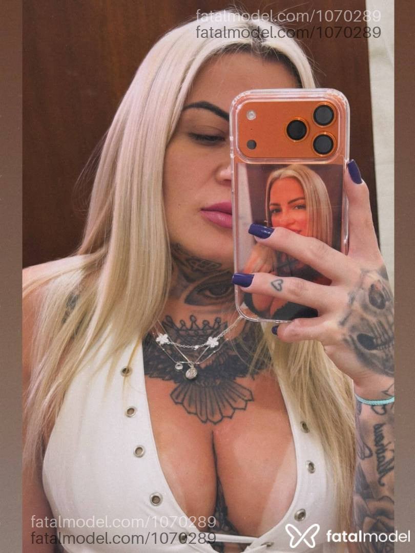 Acompanhante mulher loira (o) de olhos verdes - Rafaelle Montanari