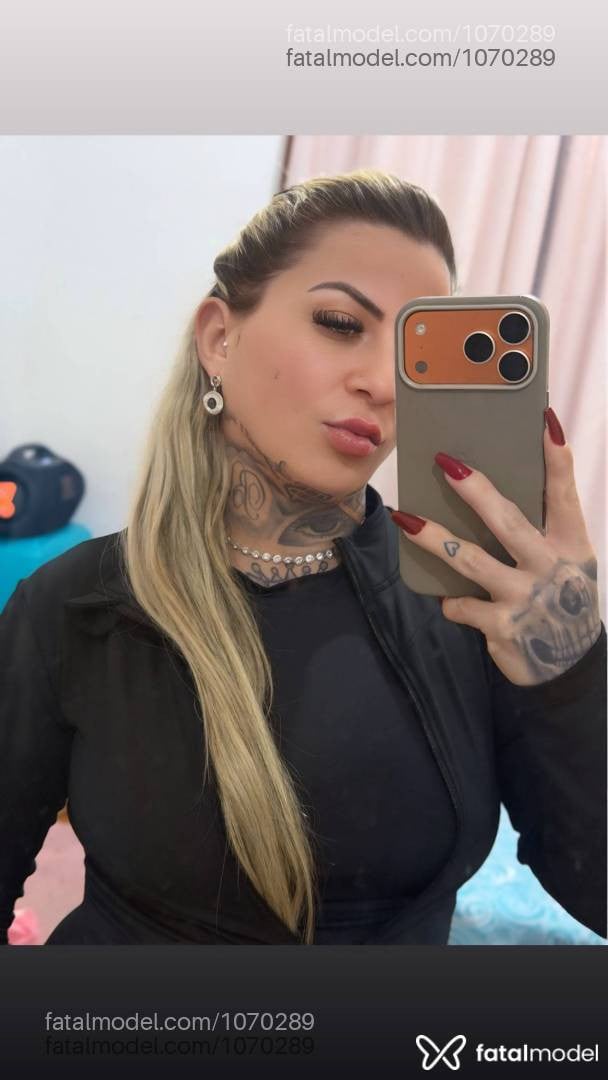 Acompanhante mulher loira (o) de olhos verdes - Rafaelle Montanari