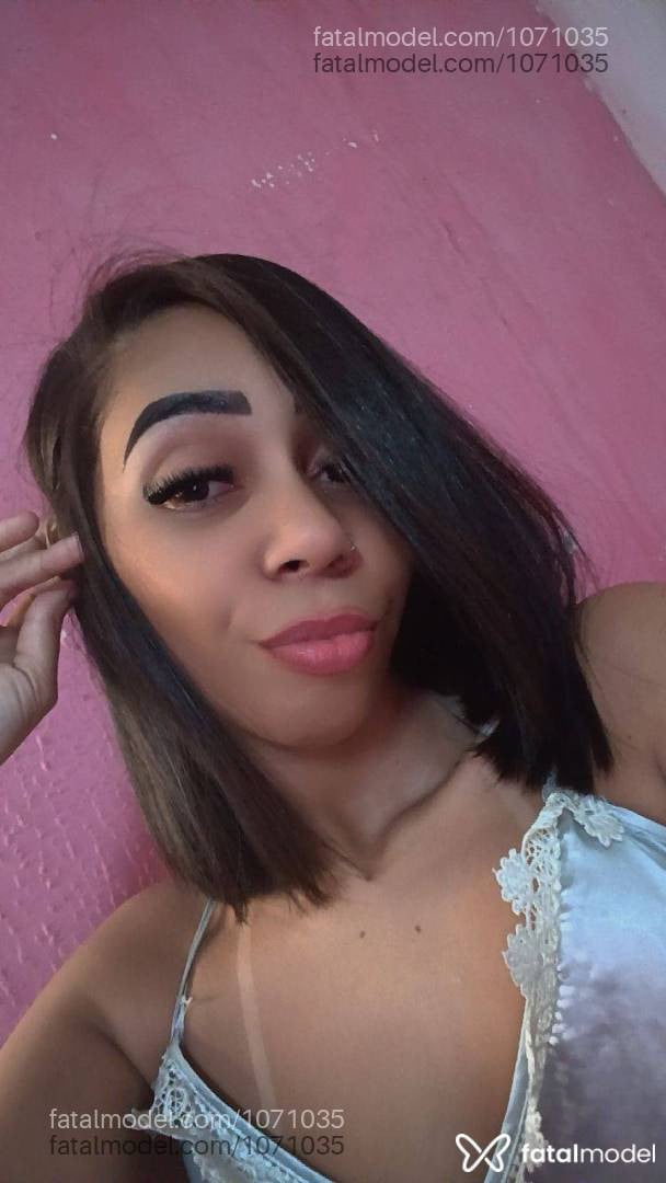 Acompanhante mulher morena (o) de olhos pretos - Cris Malecof