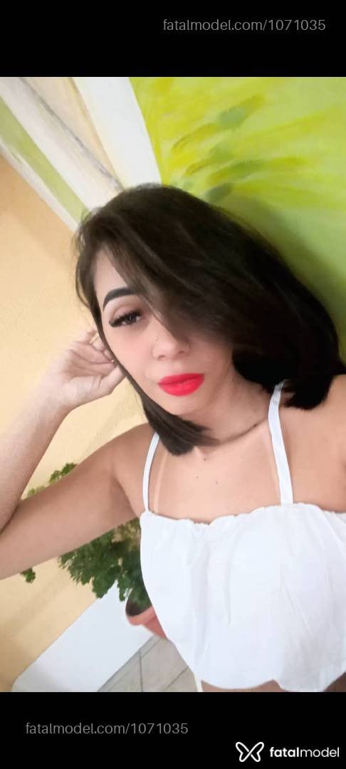 Acompanhante mulher morena (o) de olhos pretos - Cris Malecof