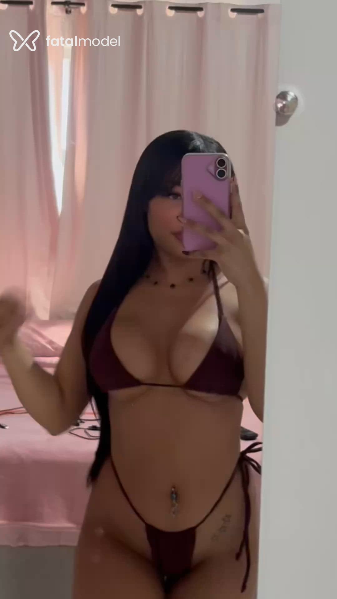 Acompanhante mulher com cabelo castanho de olhos castanhos - Julia