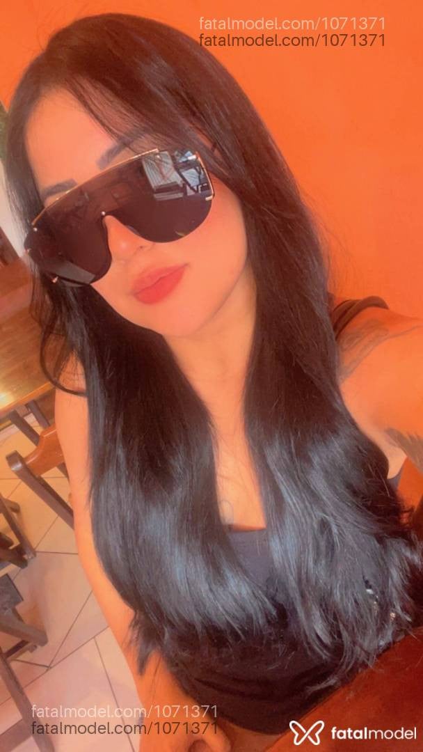 Acompanhante mulher com cabelo castanho de olhos castanhos em Valença - Sofia
