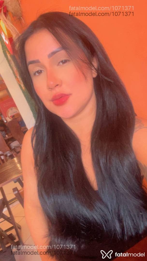 Acompanhante mulher com cabelo castanho de olhos castanhos em Valença - Sofia