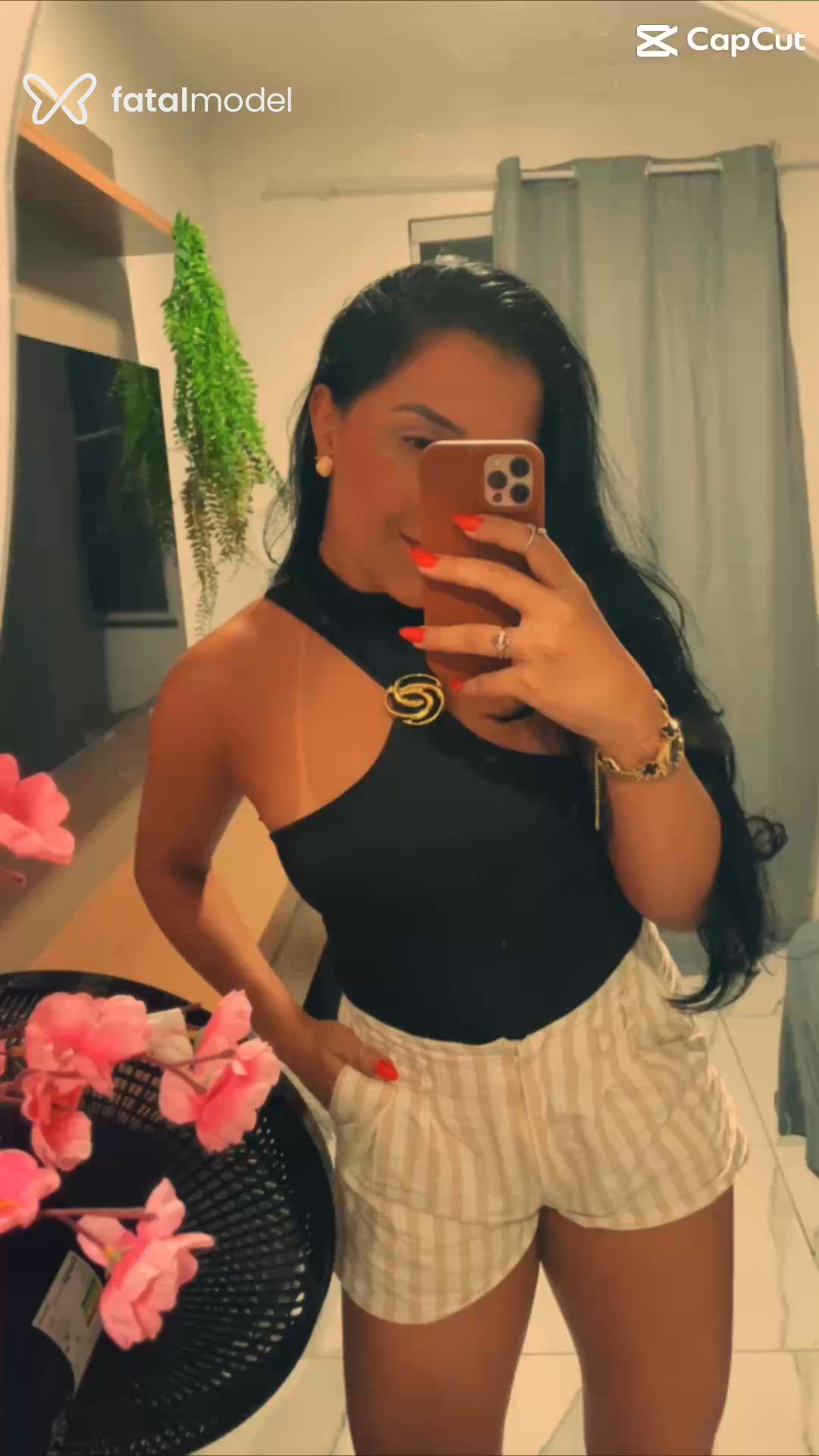 Acompanhante mulher com cabelo castanho de olhos castanhos em Valença - Sofia