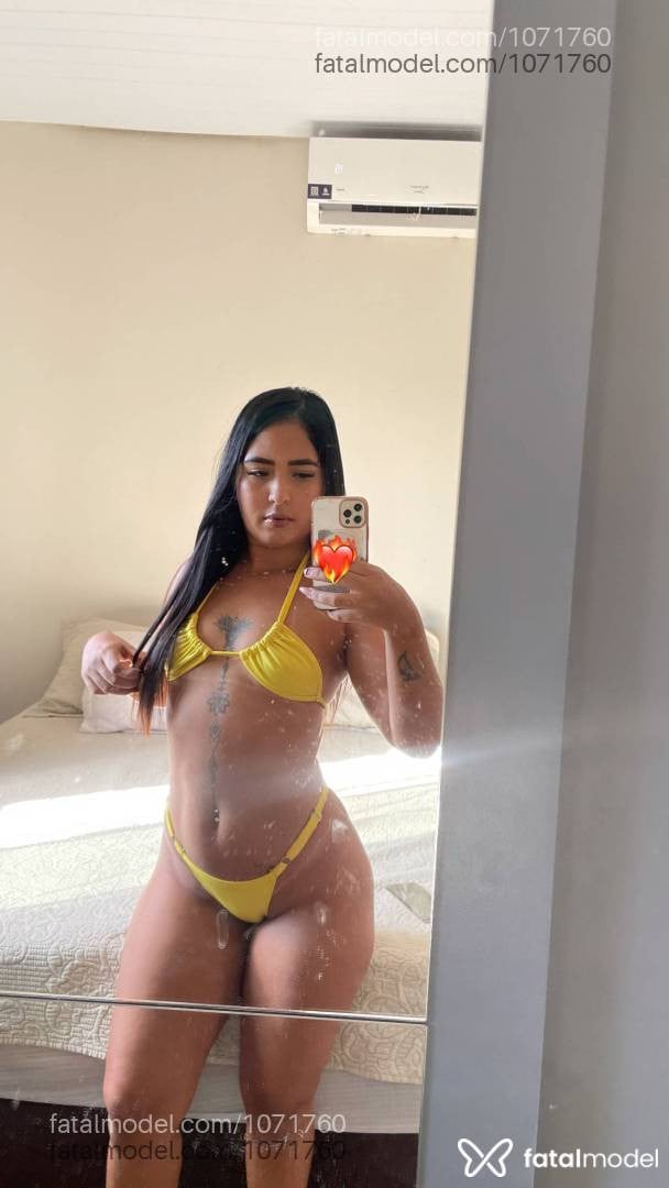 Acompanhante mulher com cabelo castanho de olhos mel em Sapezal - Angell