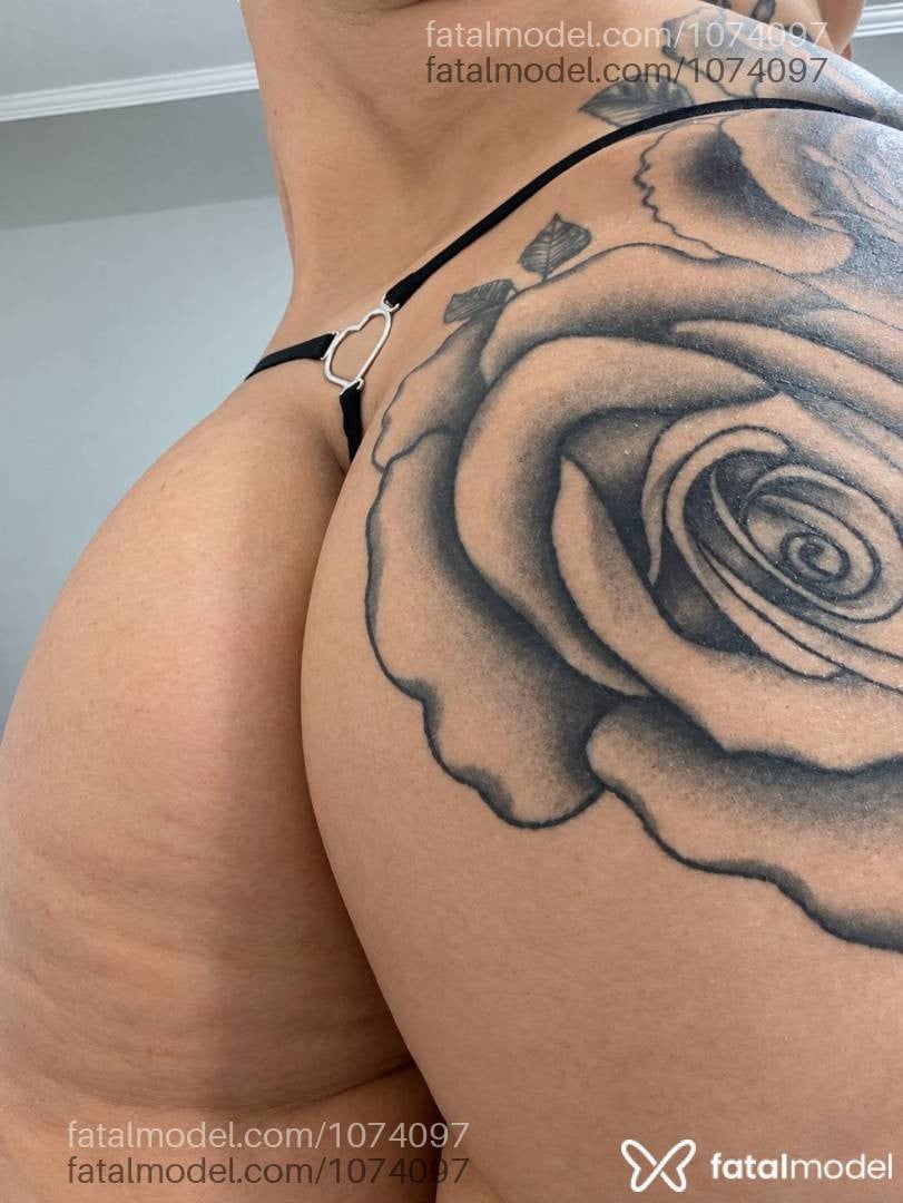 Acompanhante mulher morena (o) de olhos castanhos - Milene Stefani