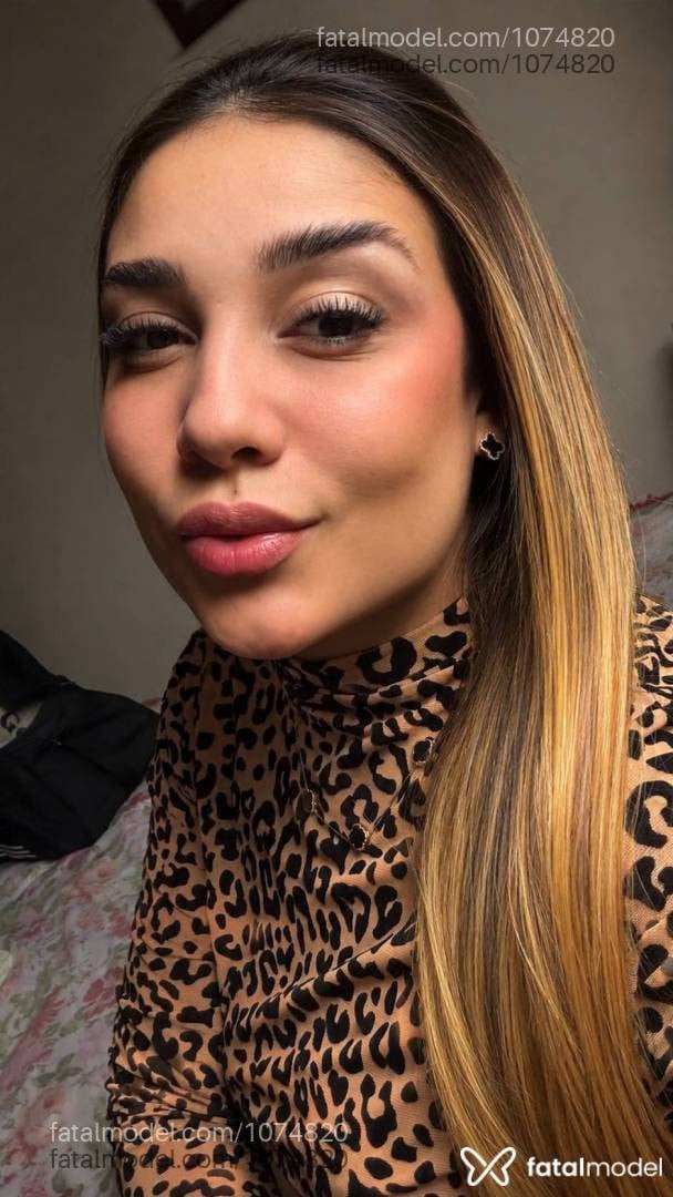 Acompanhante mulher morena (o) de olhos castanhos - Emanuelle